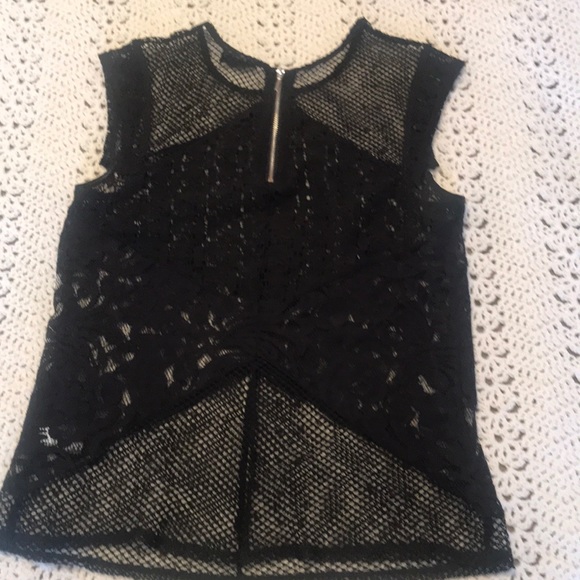 Adorable black mesh top with cute Lacey detail - Picture 4 of 6